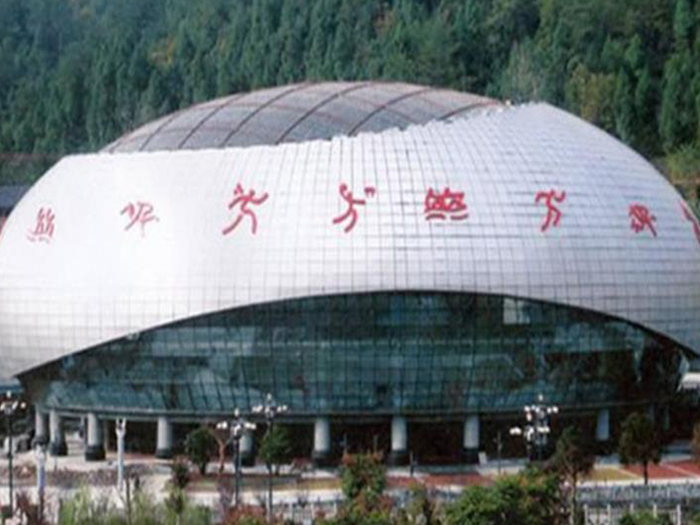 启东体育中心球形网架加工安装
